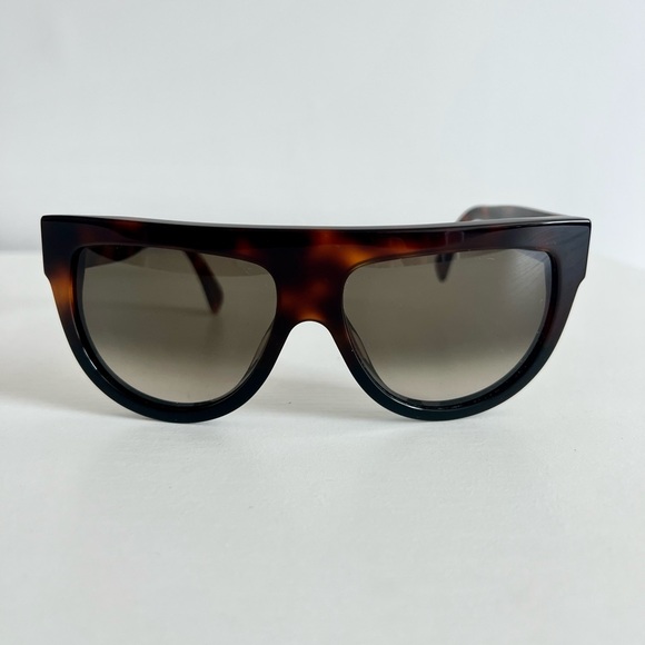 Celine oversized tortoise acetate sunglasses. - Picture 5 of 10
